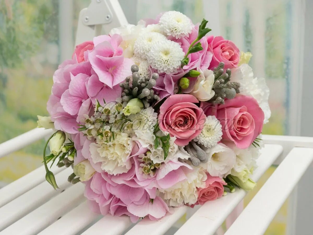 Нежный букет картинки красивые. Букет невесты "бело-розовый". Букет невесты с гортензией розовой. Свадебный букет с гортензией розовой.