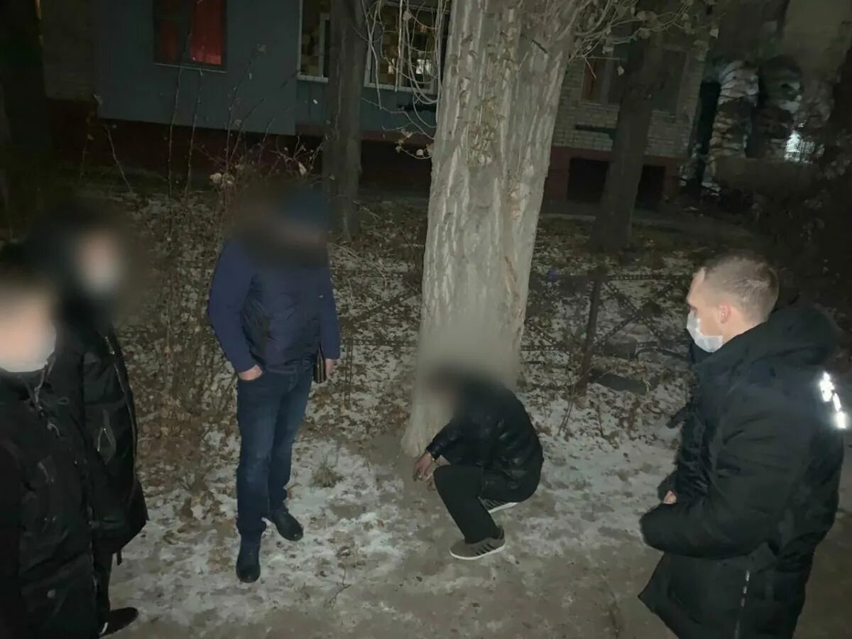 Насилие над несовершеннолетними девчонками. Полицейские насильники. Насилие в тюрьме саратовской области и. Настя муравьева тюмень виталий бережной. Омск серийный насильник задержан.