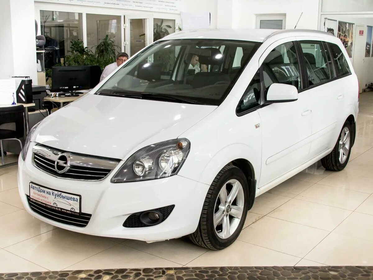 Opel Zafira 2014. Опель Зафира 2014 года. Опель Зафира 2014г. Опель Зафира б 2014. Опель зафира 2014 год