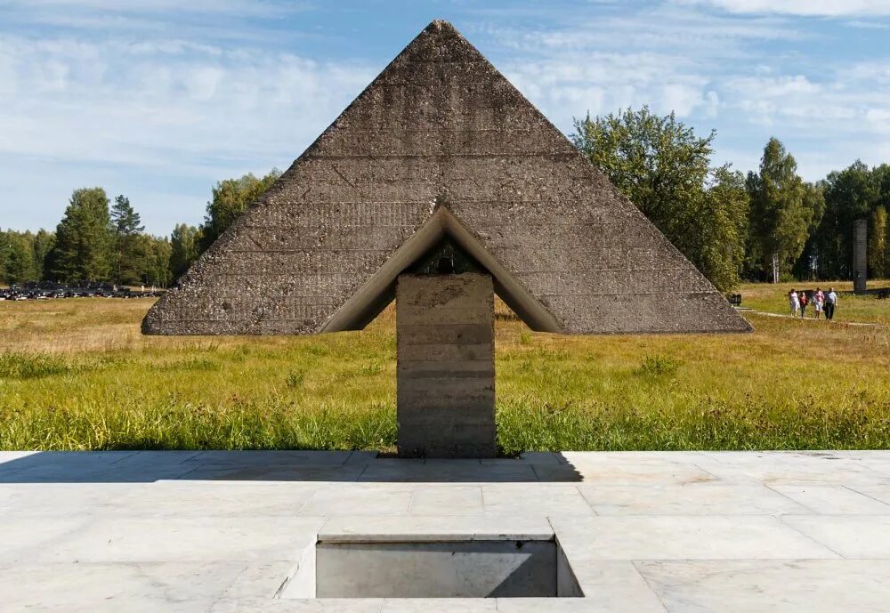 Хатынь беларусь. Хатынь мемориальный комплекс. мемориальный комплекс хатынь минск. мемориал комплекс хатынь. мемориал-памятник хатынь.