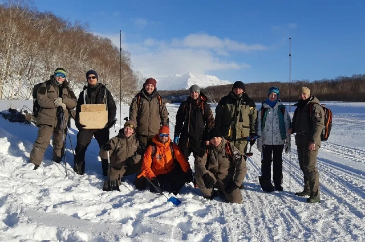 Новости камчатка март. Камчатка люди. Инспектор и группа Кроноцкий заповедник. Петропавловск-Камчатский новости.