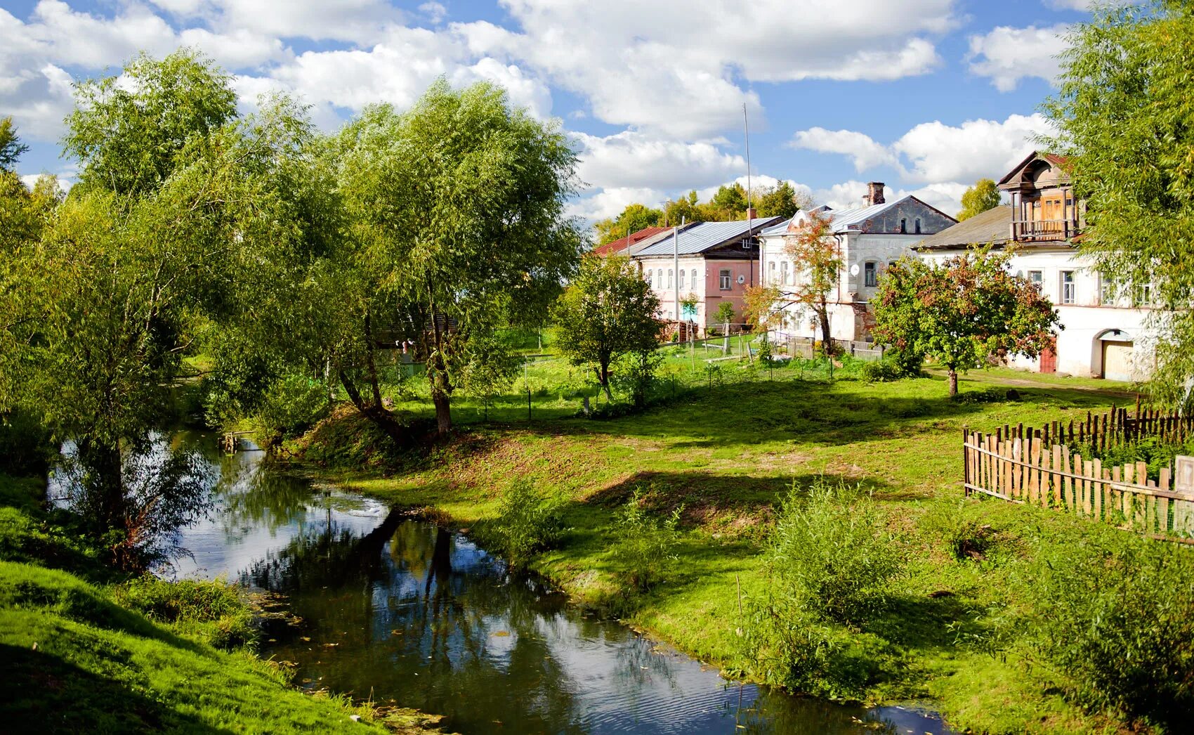 Село Вятское Ярославской река. Деревня России Вятское Ярославская. Село Вятское Некрасовского района Ярославской. Ярославль деревня Вятское. Села городов рф