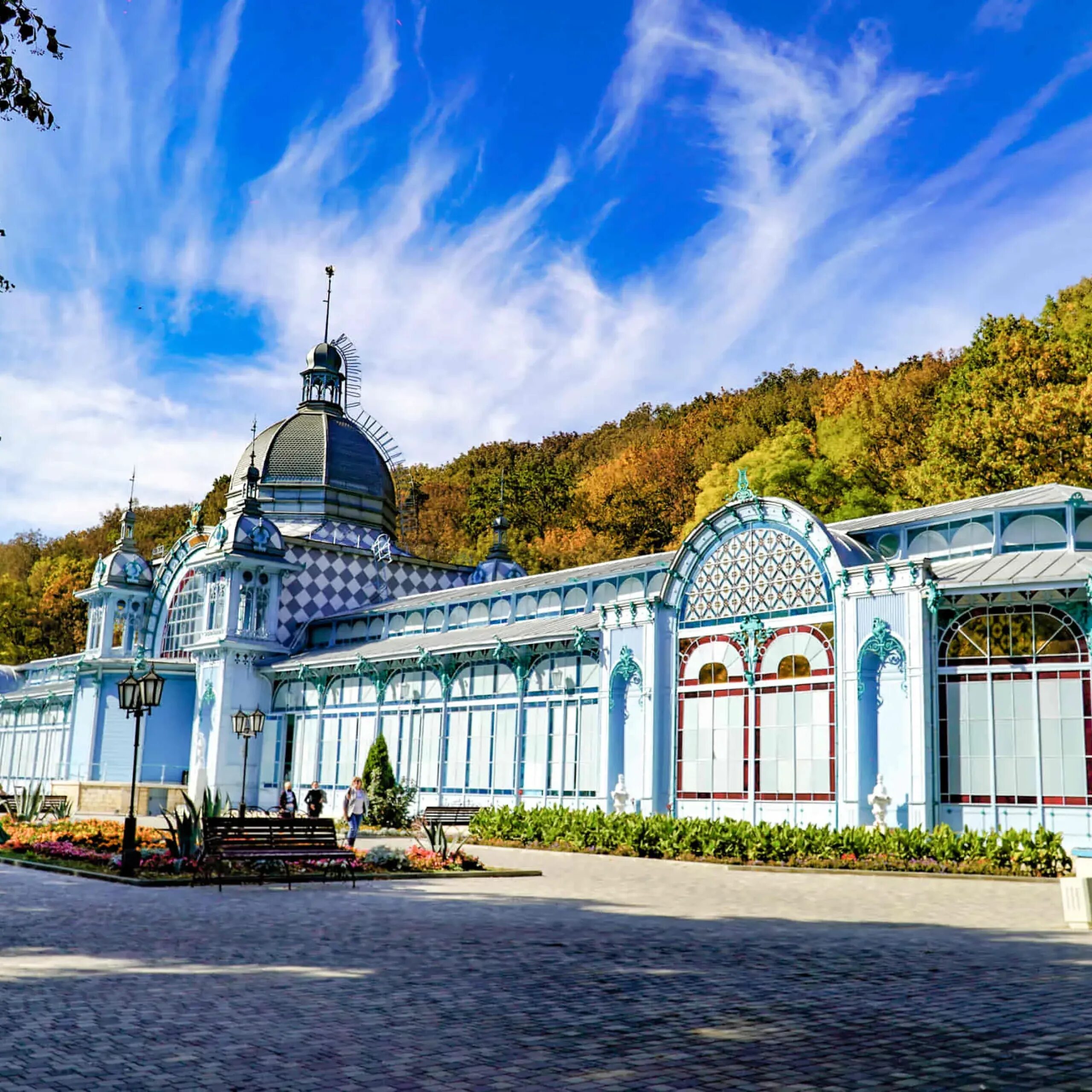 Железноводск частная. Дворец Эмира Бухарского (Железноводск). Эмир Бухарский Железноводск. Железноводск дворец Эмира Бухарского зимой. Пушкинская галерея Железноводск.