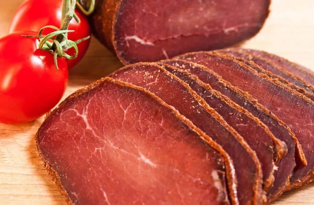 Вяленое мясо бастурма. Бастурма эребуни армения. Бастурма сыровяленая армянская. Бастурма ударение. Бастурма армянская.