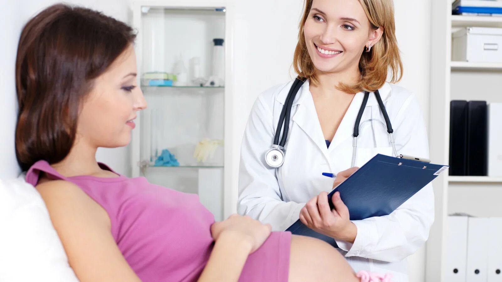 Консультация беременных. Консультация беременных женщин. Беременность врач. Консультация женщины.