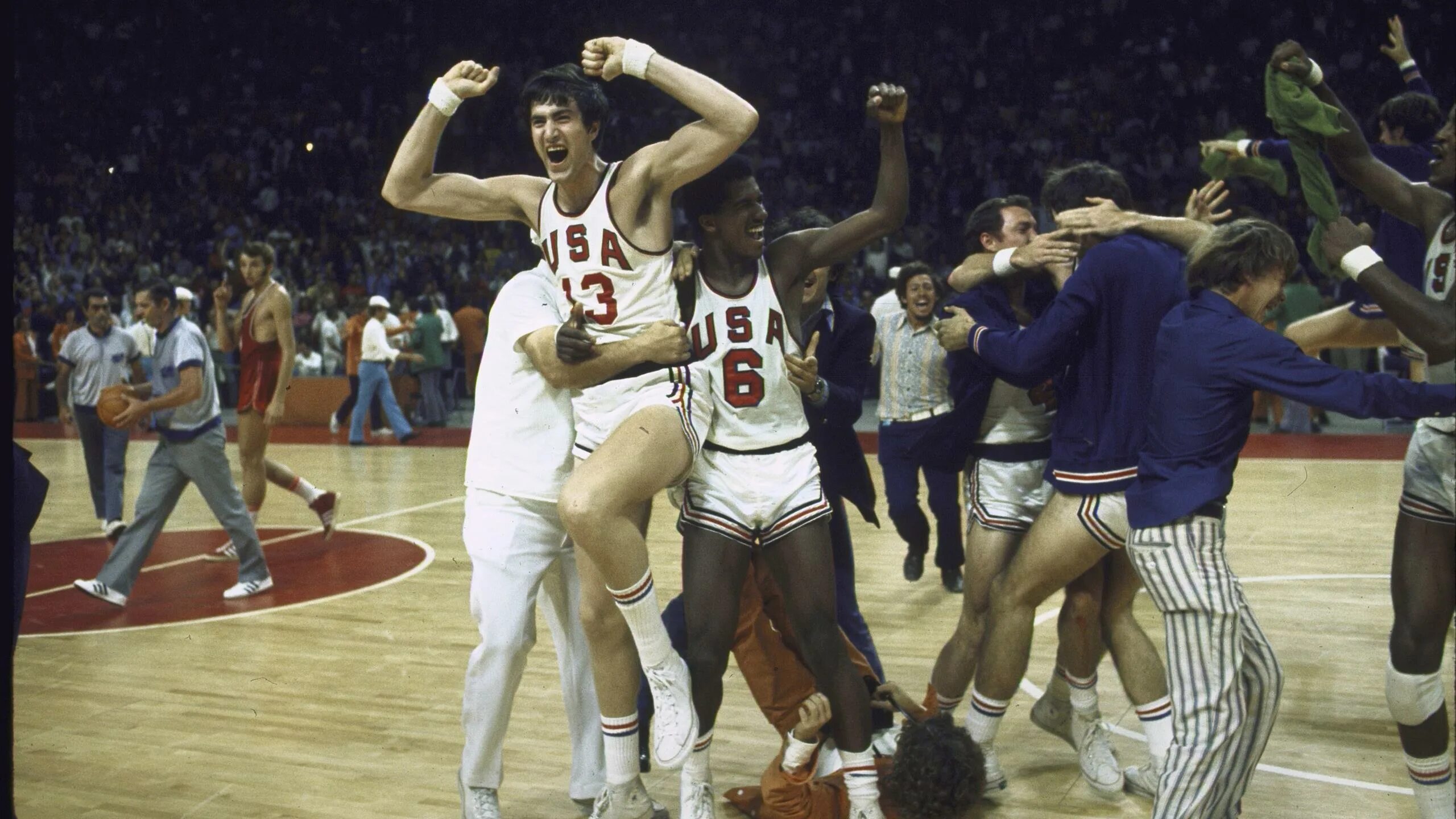 Когда баскетболисты ссср стали чемпионами. Баскетбол Мюнхен 1972 СССР США. Матч баскетбол 1972 СССР США. Сборная США по баскетболу на Олимпиаде 1972.