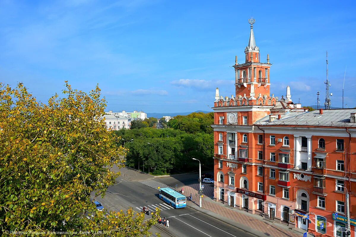 Московский проспект 190 санкт-петербург. Здание со шпилем. Новосибирск высотка со шпилем богдана хмельницкого. Здание со шпилем в спб парк победы. Московский проспект 190 дом со шпилем.