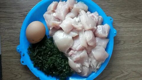 Ем вареную курицу
