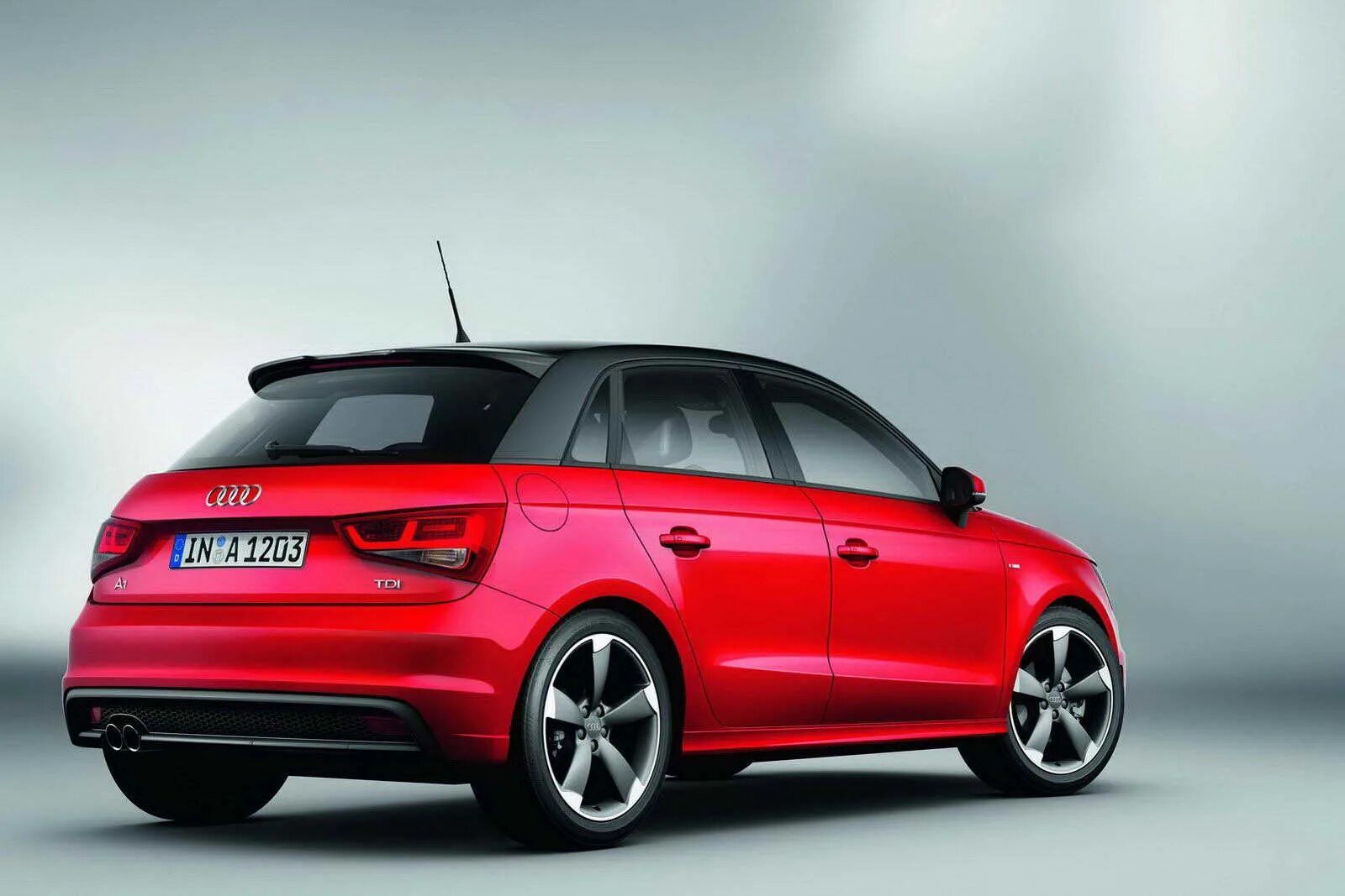 Audi a1 sportback. Ауди а3 купе. Audi a3 2015. Audi a1 2002. Ауди а1 2014 спортбэк.