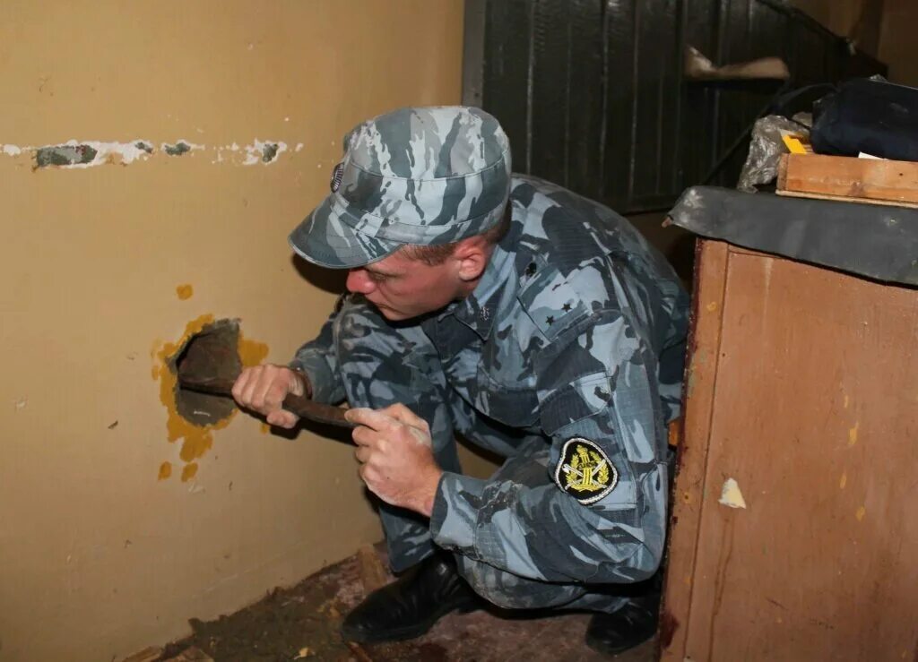 Пвр осужденных. Обыск осужденных. обыск фсин.