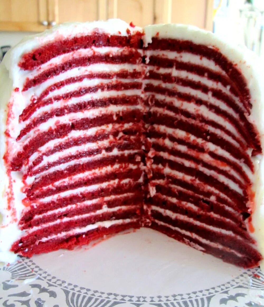 блинный красный бархат. блинный торт на день рождения. бархат блинный. блинный торт шантимель. блинный торт красный бархат.