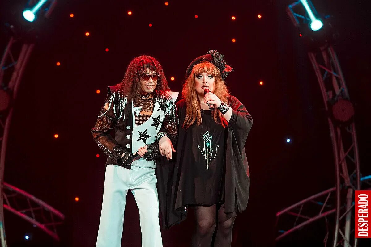 пародии на известных людей. пародии на певцов. пародии на певцов. сценический образ артиста. шоу двойников.