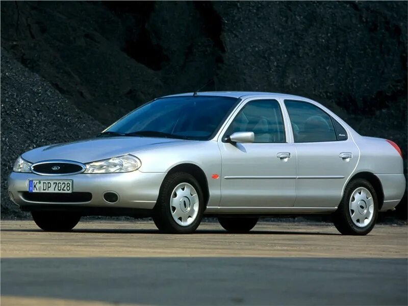 Мондео 2 поколения. Ford Mondeo 1996 седан. Ford Mondeo 2. Форд Мондео 2 поколения. Ford Mondeo II 1996-2000.