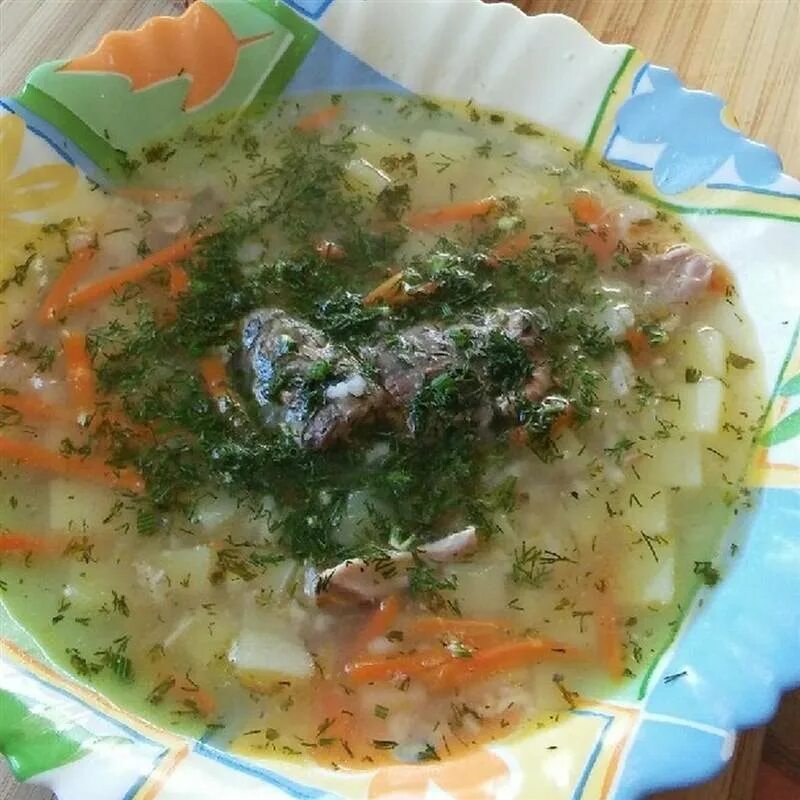 Приготовление супа из скумбрии. Суп из консервы скумбрия. рыбный суп из скумбрии.
