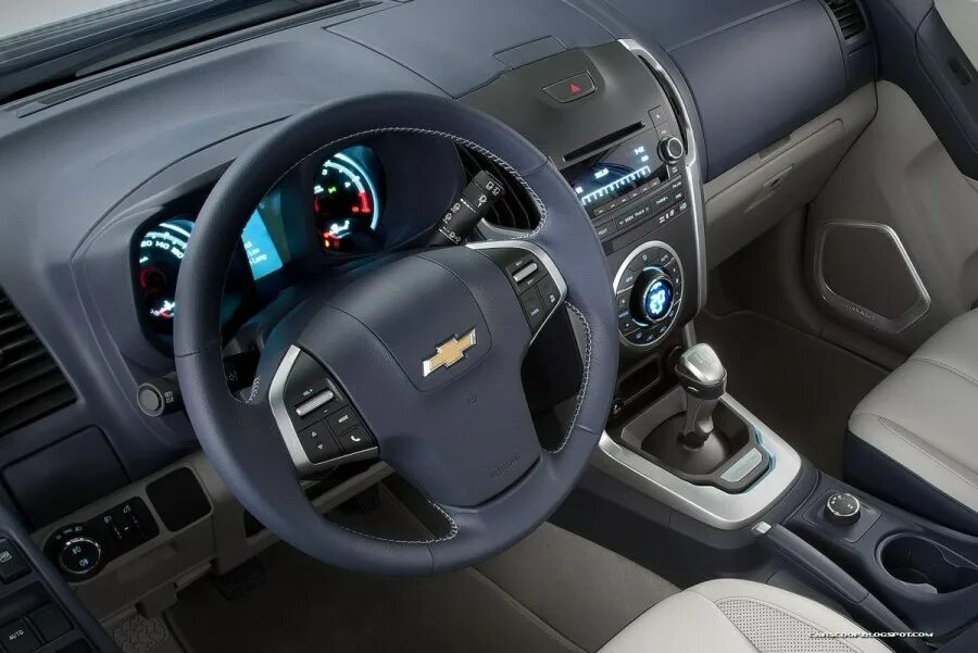 Купить шевроле новое в салоне. Chevrolet trailblazer 2022 салон. Шевроле кобальт 2022 салон. Chevrolet trailblazer 2021 салон. Шевроле блейзер 2022 салон.