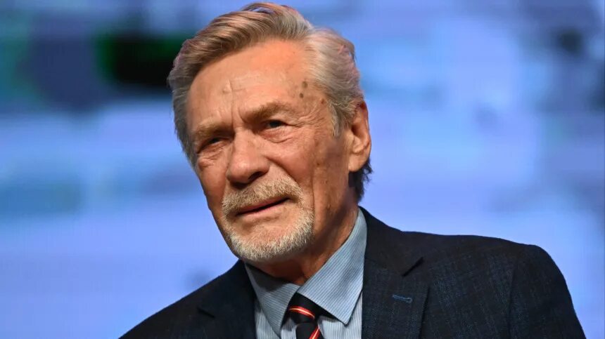 Сколько исполнилось актеру александру михайлову. Сколько исполнилось актеру александру михайлову