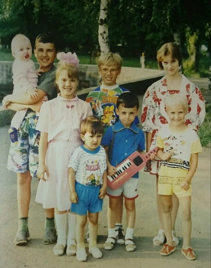 Зимняя одежда детей 90-х. Детство в 90-е. Детство 90-х. Про детей 90 годов. Одежда детей 90-х годов.