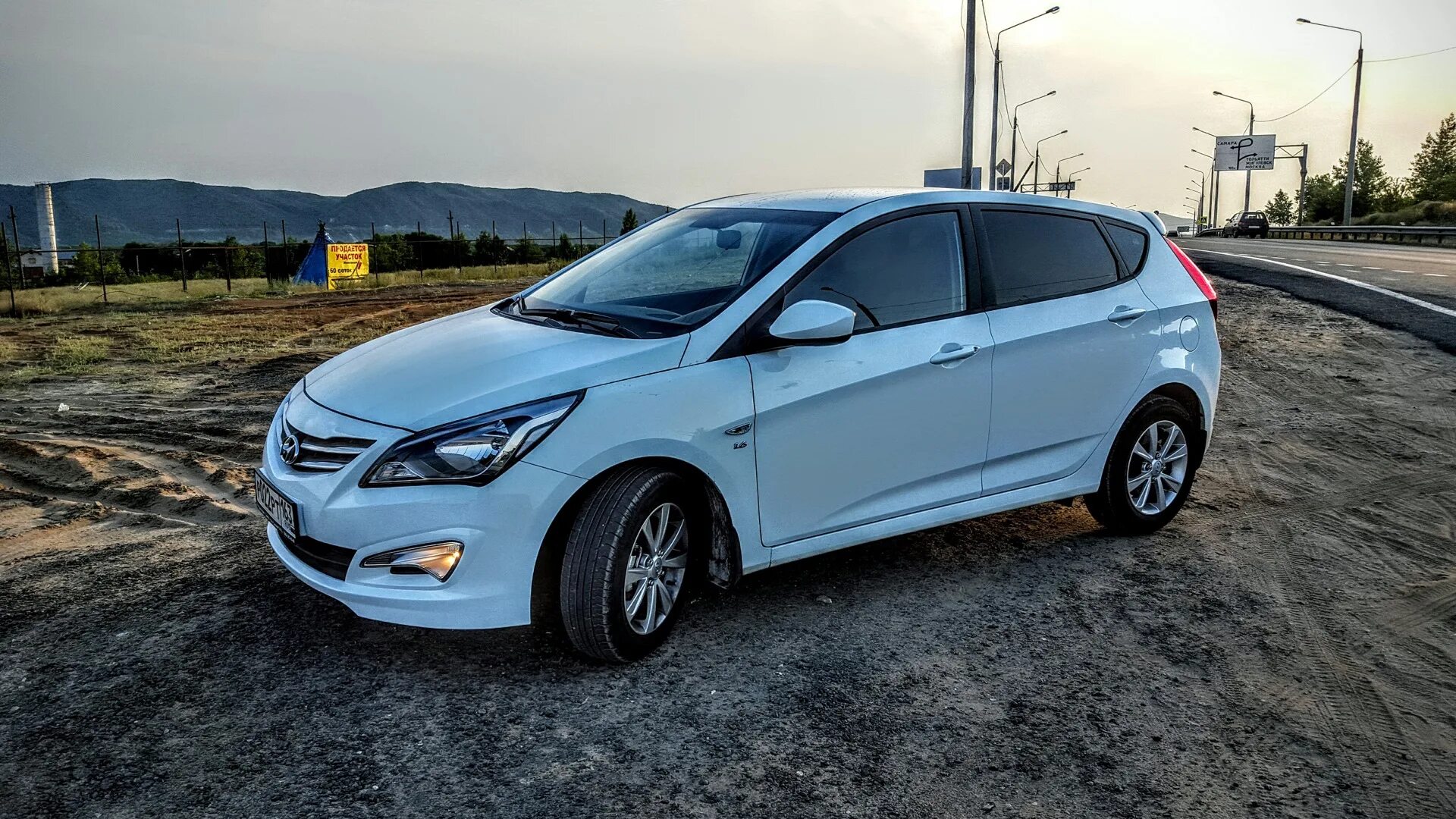 Hyundai Solaris Hatchback 2014. Hyundai Solaris 2014 хэтчбек. Hyundai Solaris универсал 2014. Хендай Солярис 2014 хэтчбек 1.6.