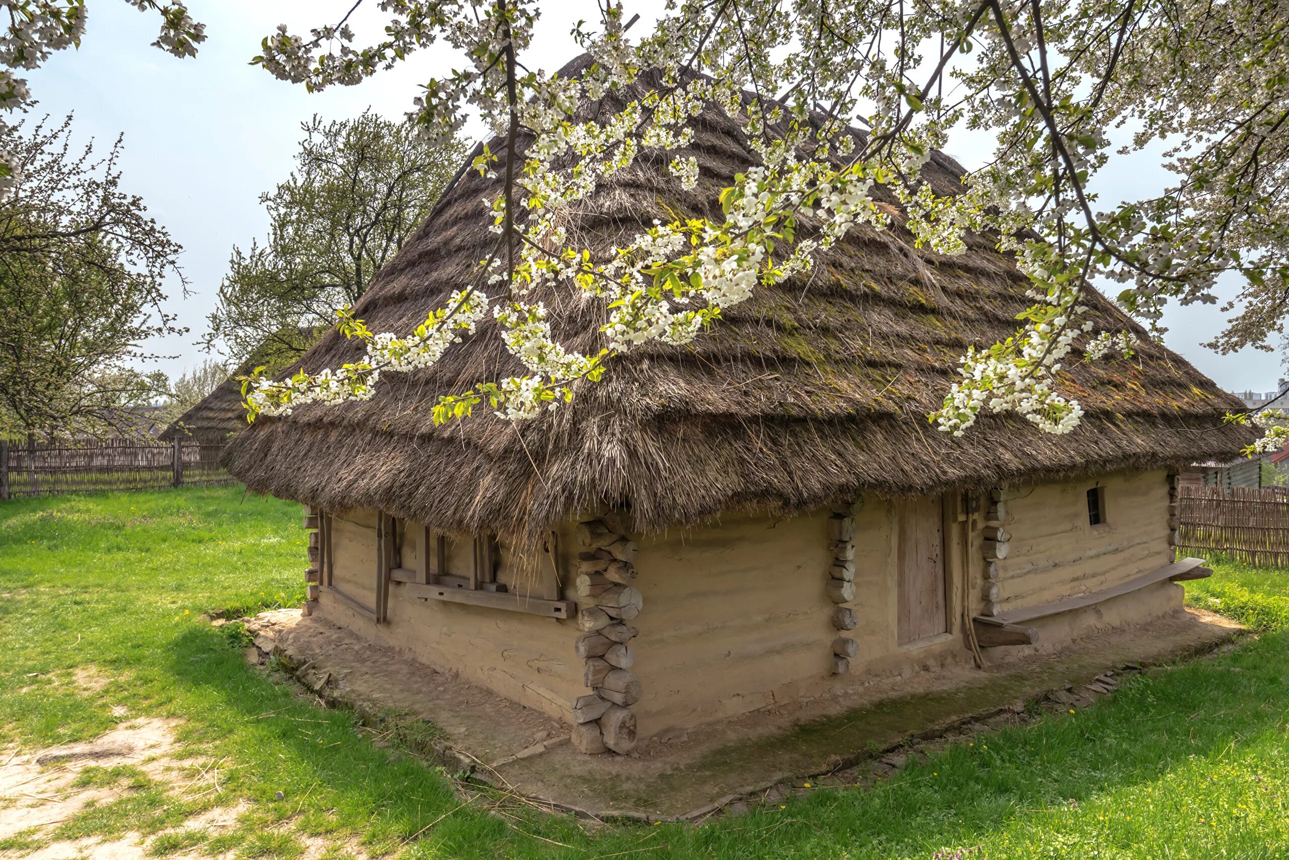 Украинская изба 17 века. Ukrainian homes. Музей народной архитектуры и быта украины в селе пирогово. Ukrainian homes. Хата мазанка.
