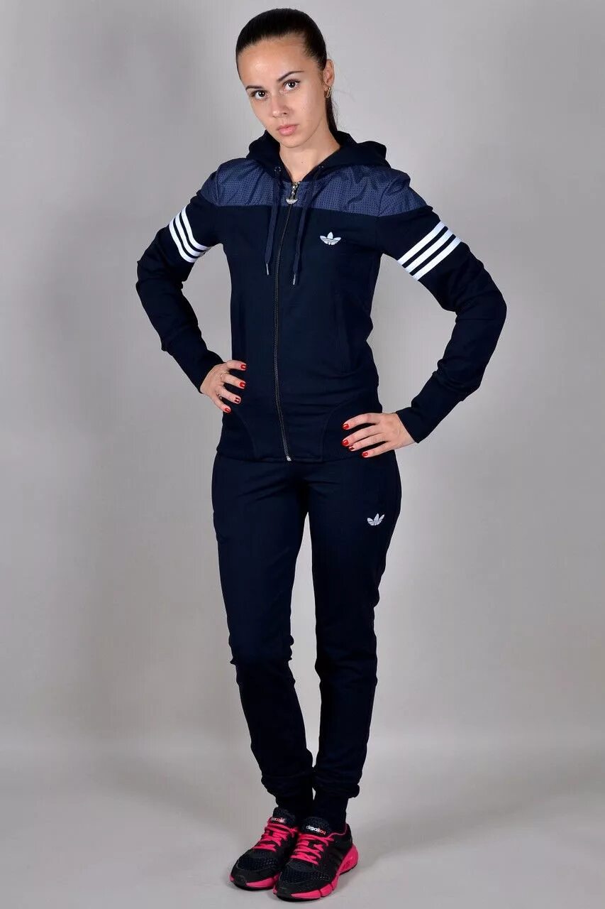 Производитель спортивных костюмов. Adidas костюм женский s97060. Костюм адидас женский коллекция 2023. Костюм адидас женский коллекция 2009. Спортивный костюм адидас женский.