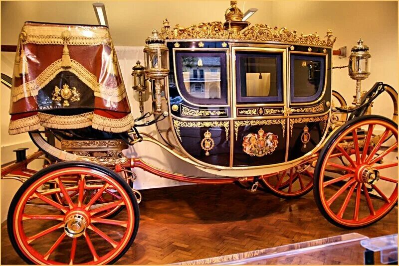 Королевская карета франции 19 века. Окно кареты. Окно кареты. Окно кареты. Карета сарабиа витторио.
