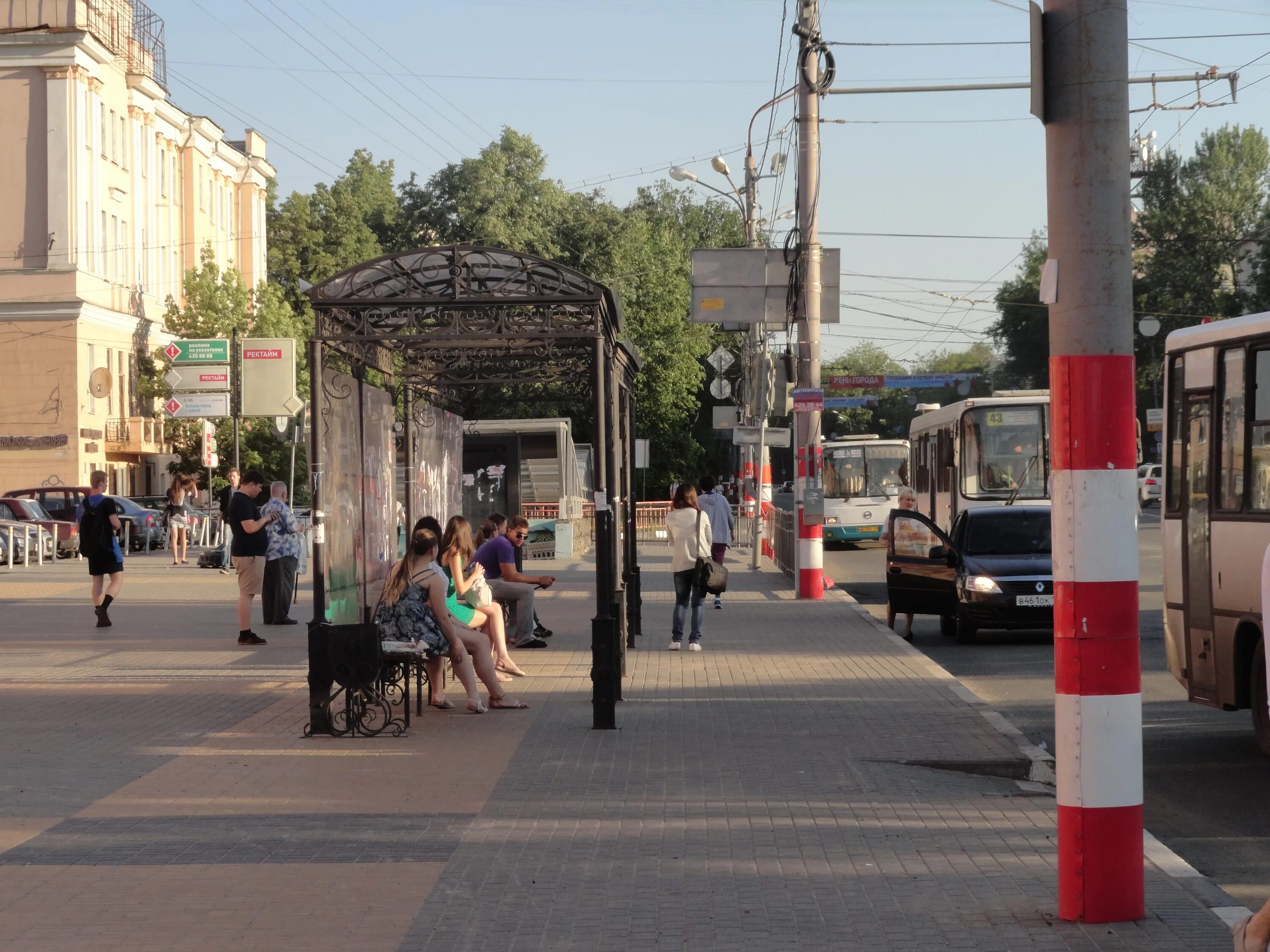 Автобус 56 нижний новгород остановки. Остановка площадь революции Нижний Новгород. Остановка площадь Лядова Нижний Новгород. Остановка площадь Горького Нижний Новгород. Пл Лядова остановка.