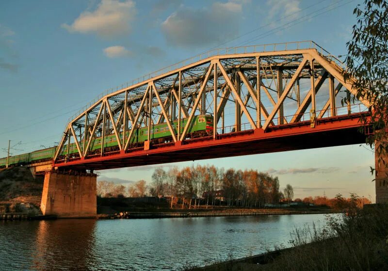 Моста и т д. Железнодорожный мост Череповец. Железнодорожный мост Цинлун. Каунас Железнодорожный мост. Железнодорожный мост многопроле.