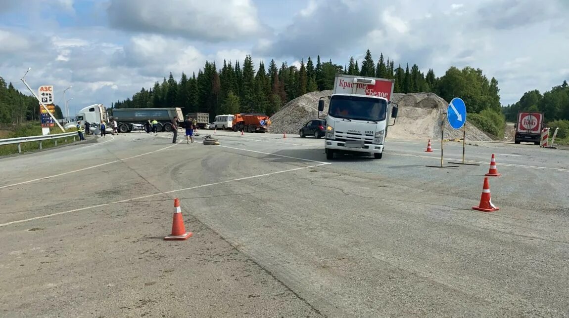 328 км пермь екатеринбург. ДТП В Свердловской области. Трасса Пермь Екатеринбург.