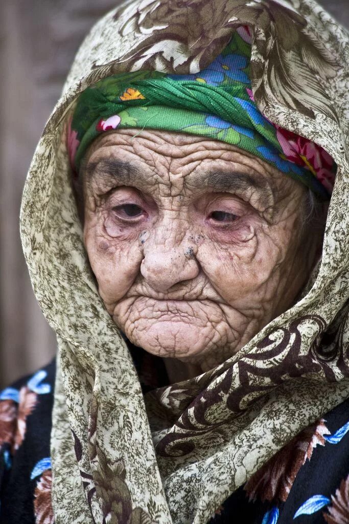 Бабушки худые маленькие. Таджикская бабушка. Узбекские старушки. Таджички в старости.