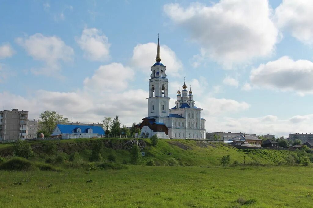 Североуральск Петропавловская Церковь. Храм в Североуральске Свердловской области. Церковь Калья Североуральск. Североуральск д