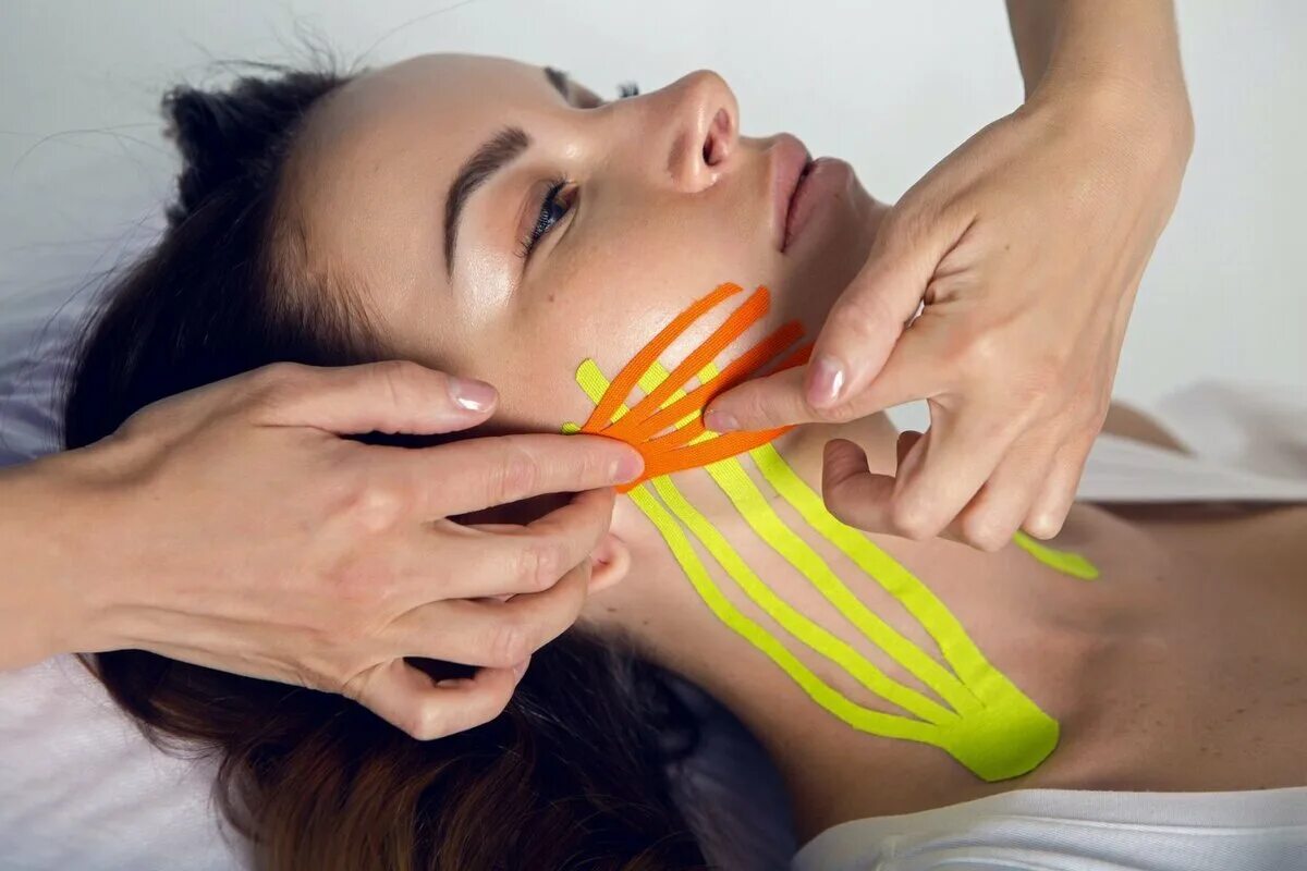 тейпирование пвс. кинезиотерапия тейпирование. тейпы для подтяжки живота. кензо хосе тейпирование. тейпирование енко.