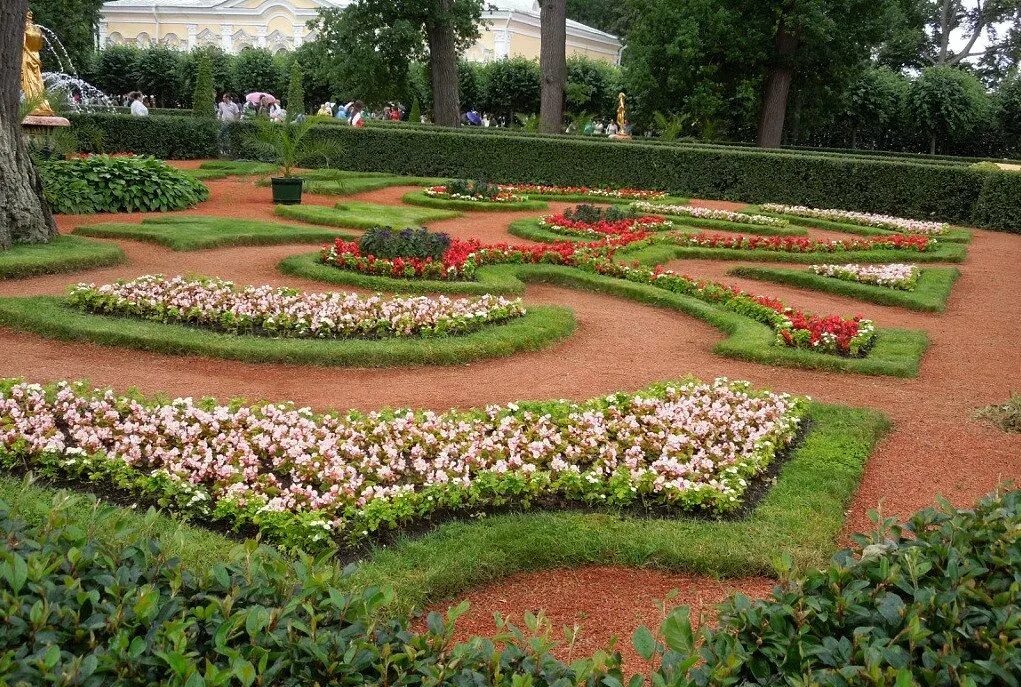 Партер бродери. Партер французского сада. Боскет французский партер. Партер пример. Партерный парк петергоф.