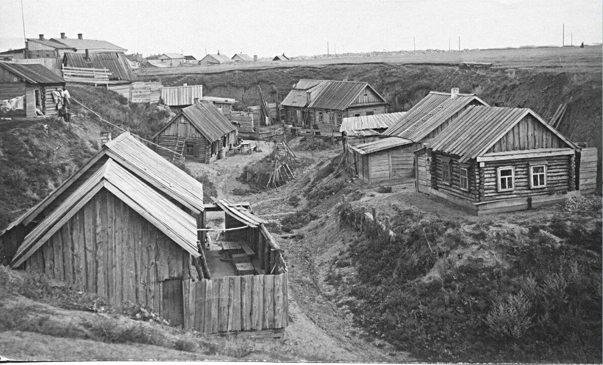 Район сараи в Тюмени. Тюмень историческая. Тюмень СТО лет назад. Сарай 20 век. История тюменского края