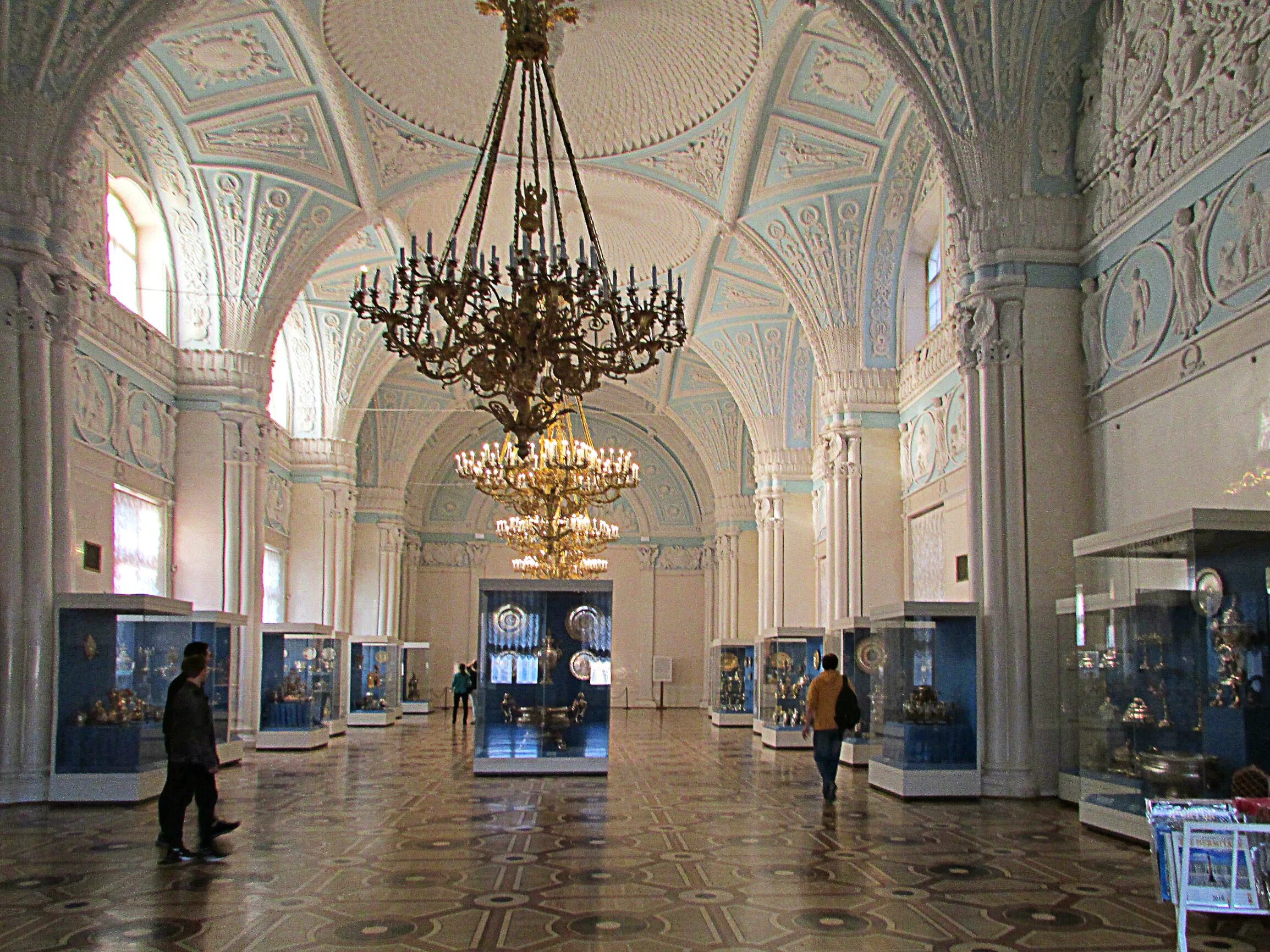 Зимний дворец 3 этаж. Александрийский зал в эрмитаже. Александровский зал зимнего дворца. Эрмитаж зимний дворец гербовый зал. Зимний дворец екатеринбург.