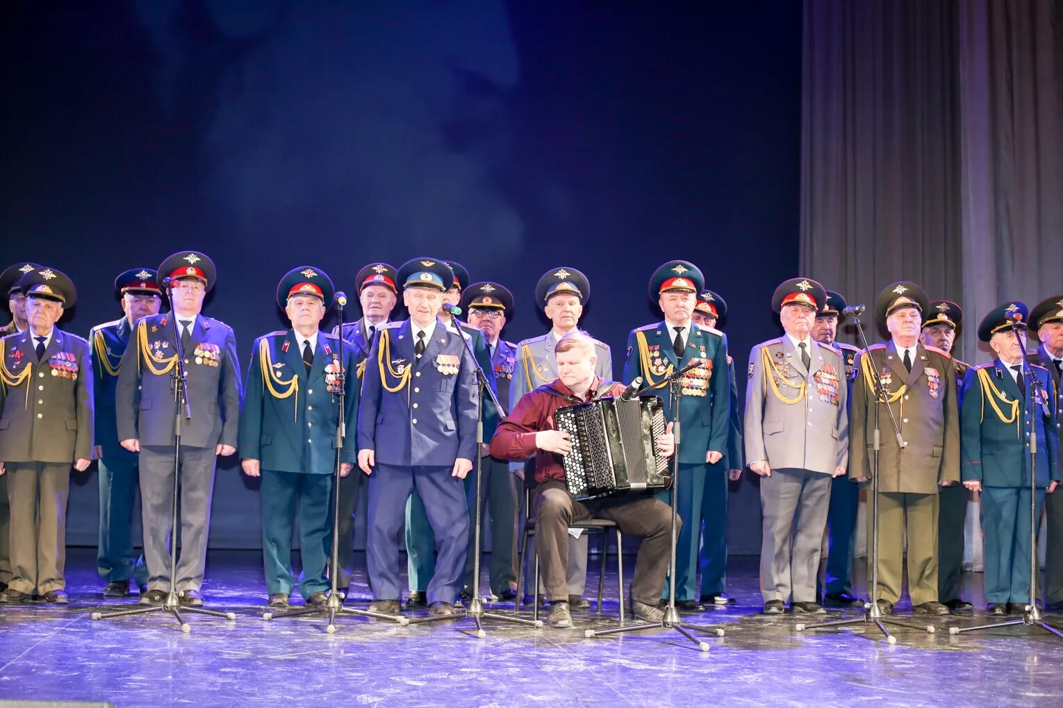 с 23 февраля хор. конкурс патриотической песни. 23 февраля хор. с праздником 23 февраля. дети в военной форме.