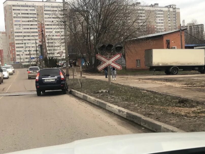 Переезд. ЖД переезд. Г Железнодорожный. Город Железнодорожный Московская область. Совсем переехавший