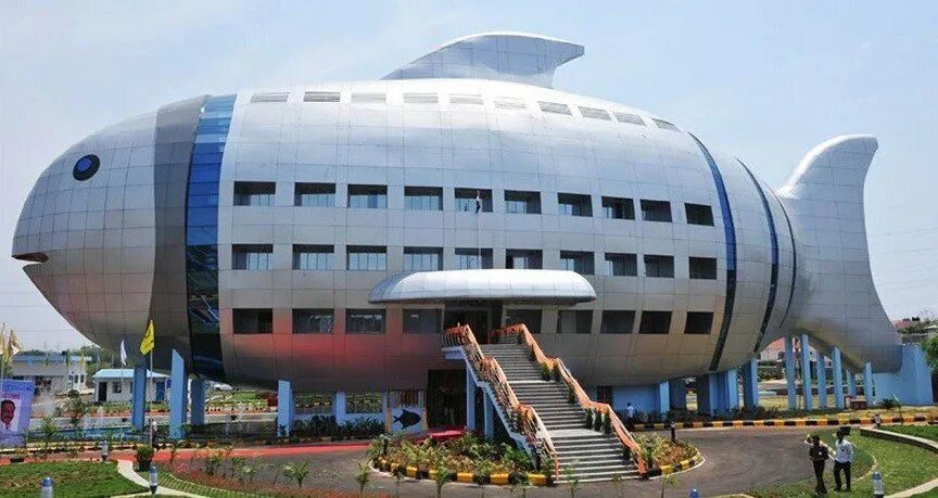 Сплендида круизный лайнер. Длина круизного лайнера norwegian. Самый 11 в мире. Вантовый мост квинсферри кроссинг. Самые необычные дома.