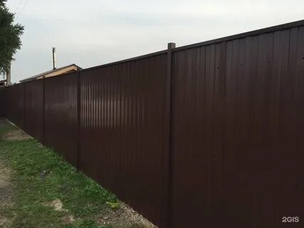 Забор из профнастила с металлическими столбами