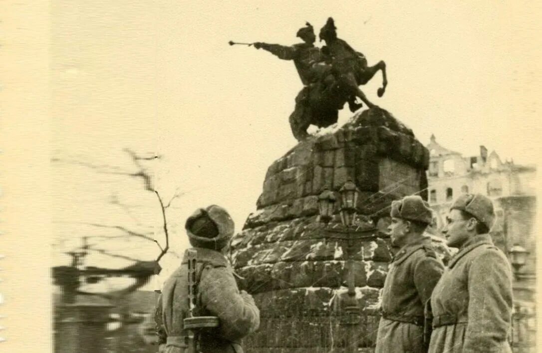 Дата освобождения киева. Освобождение столицы Украины Киева (6 ноября 1943 г.). Освобождение Киева от фашистов 6 ноября 1943 года. Освобожденный Киев 1943. Освобождение Киева войсками РККА.