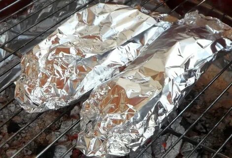Стейки на решетке в фольге