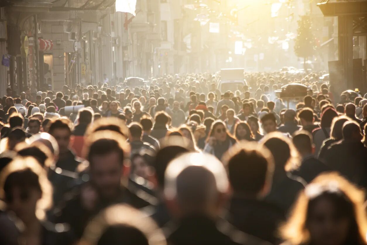 Crowded street. Человек толпы. Толпа народа. Толпан. Скопление людей.