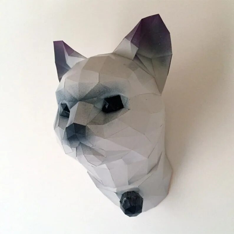 Объемная кошка из бумаги. Полигональная фигура кот. Объемный кот. Кот из бумаги. Полигональная скульптура кошка.