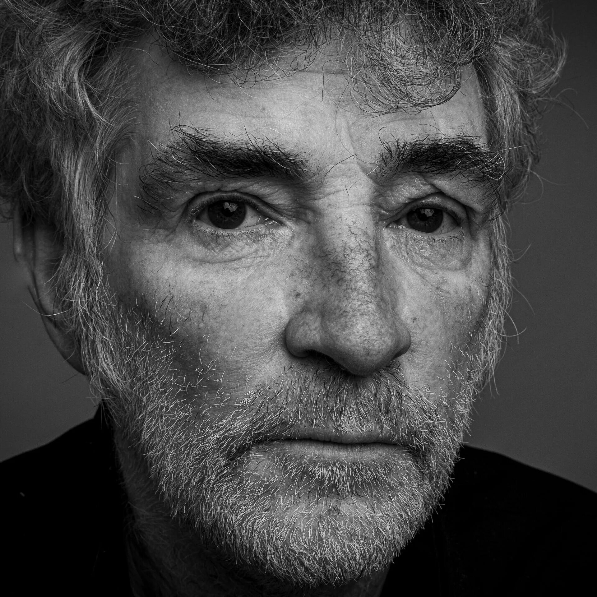 Стив эветс пираты. Стив эветс молодой. Brassic джим. Brassic дед. Стив эветс.