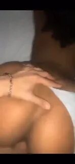 Beurette au gros cul sur Nice Balance Ta Nude.
