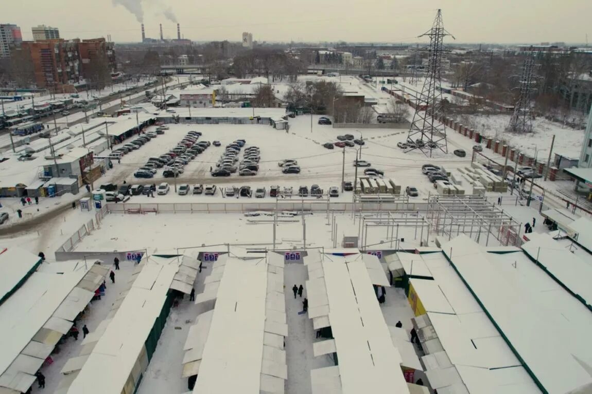 Рынки строящиеся. Черкизовский рынок 90-е. Черкизовский рынок в москве в 2000. Рынок ветерок коптево. Здание рынка.