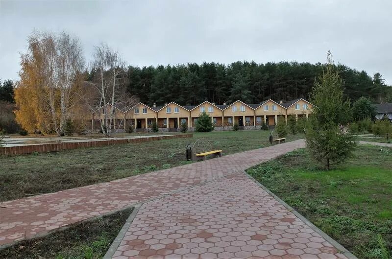 Санаторий старица в солотче. Баня алпатьево. Рязань санаторий старица домики. Парк у лукоморья рязань. Парк семейного отдыха дубна.