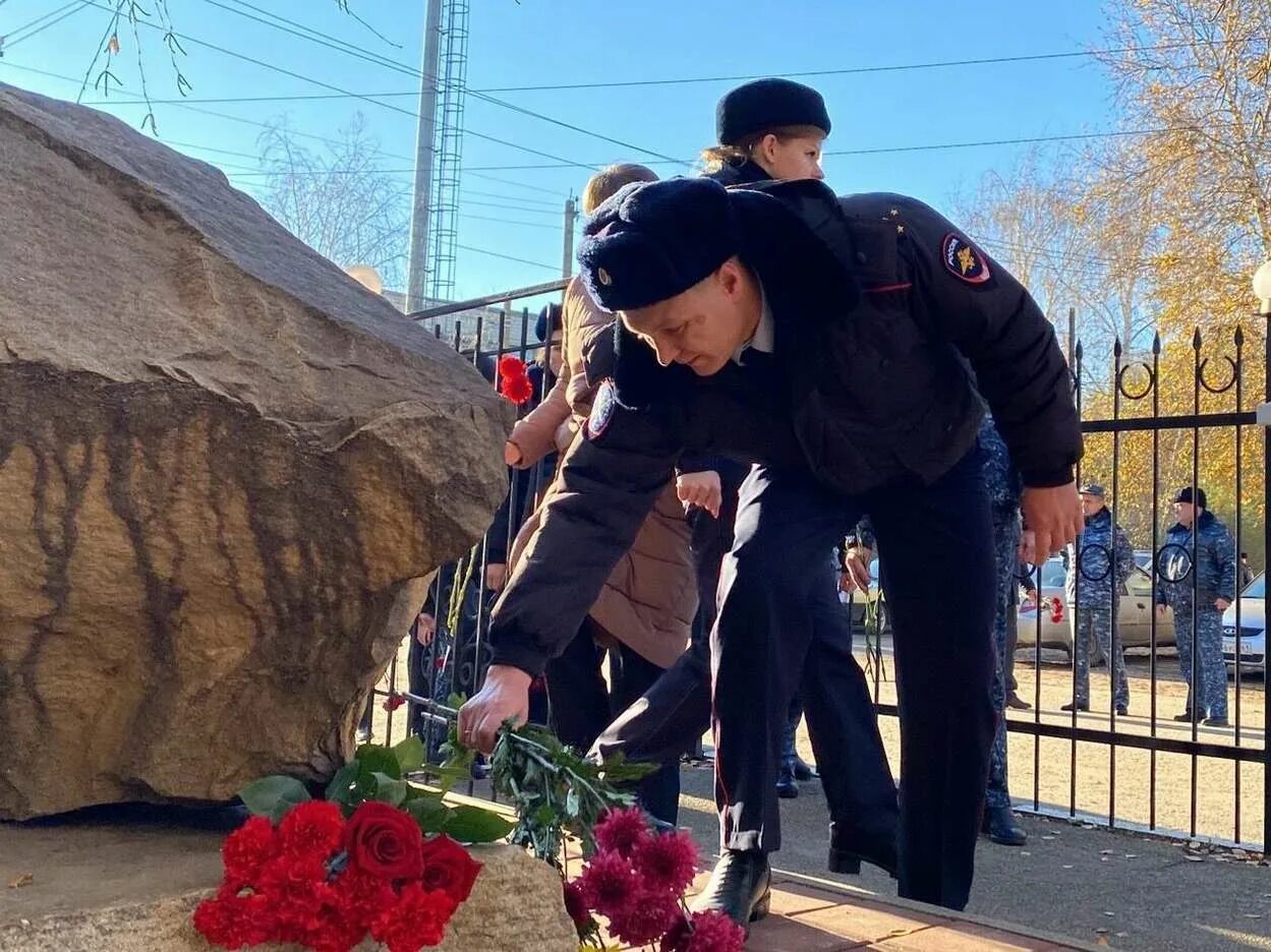 День памяти сотрудников погибших при выполнении служебных. 10 Ноября день сотрудника ОВД. Памяти погибших. С днем сотрудника органов внутренних дел. С днем сотрудника ОВД.