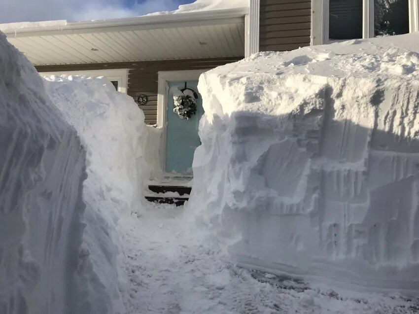 зима много снега. неожиданный снег. где больше всего выпадает снега. выпало много снега. выпало много снега.
