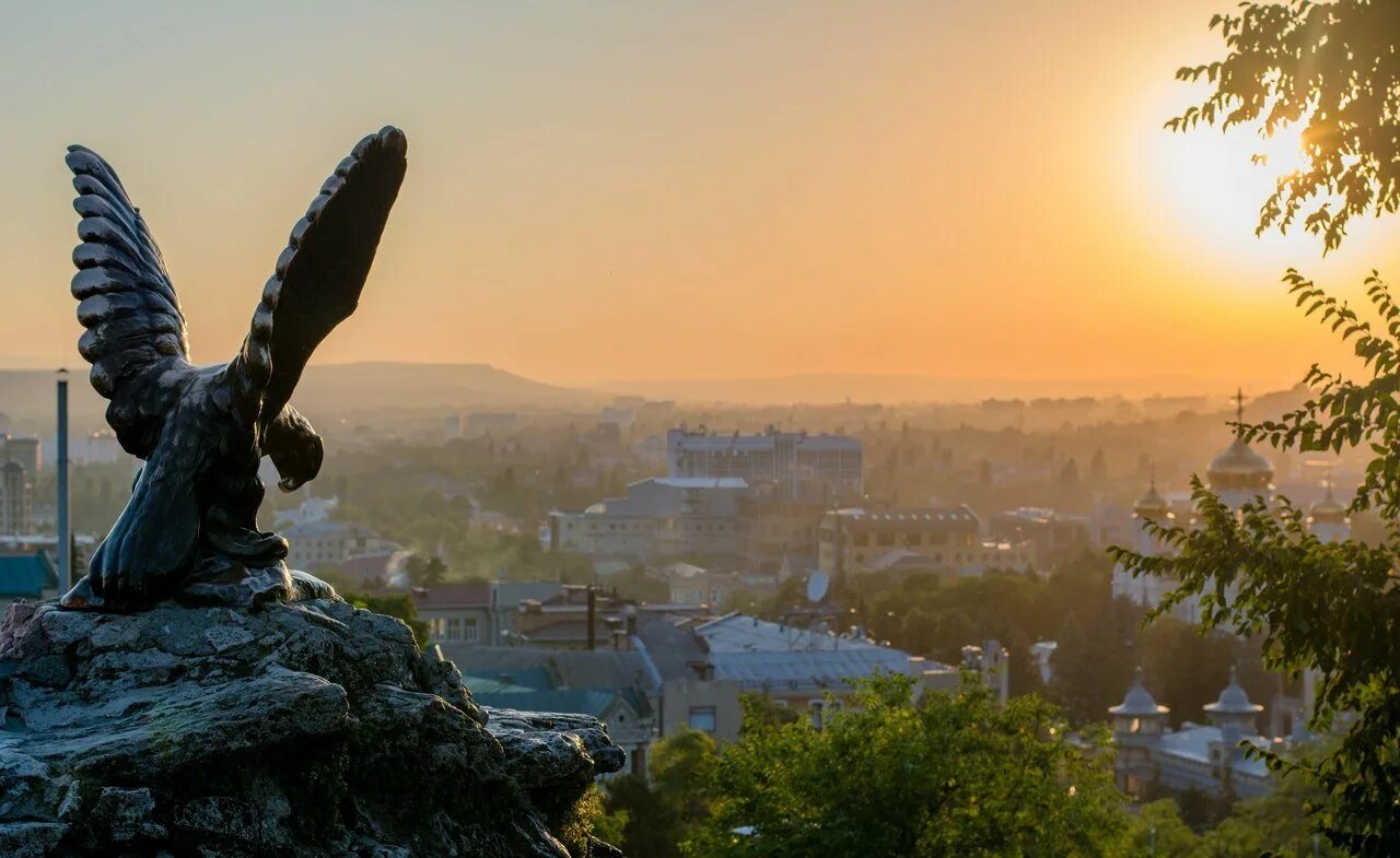 О городе минеральные воды минеральные воды-. Кмв топ. Нагорный парк пятигорск. Озеро тридцатка железноводск. Пятигорск гора машук орел.