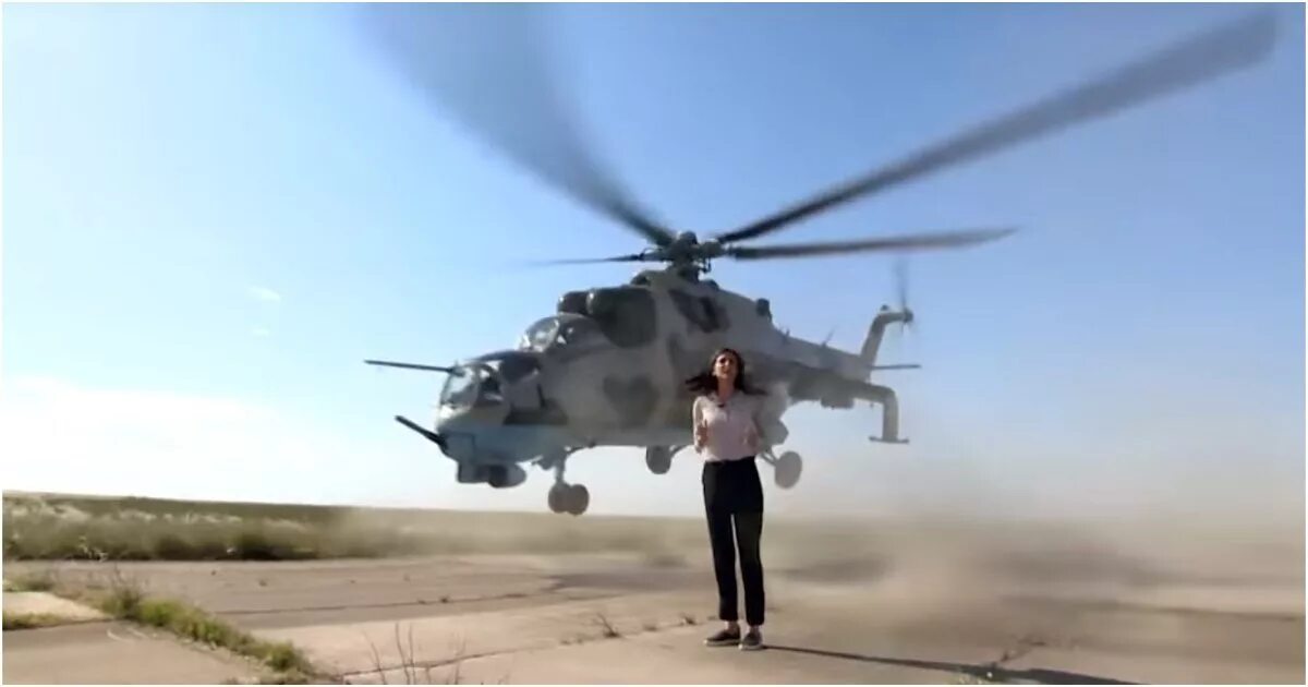 Вертолет видео песни. Самый опасный вертолет в мире. Вертолет ми 8 и девушки. Девочка боевой вертолет. Девушка и военный вертолет.
